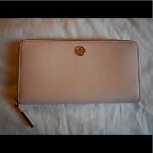Tory Burch Bags - TORY BURCH wallet Never Used Tory Burch Bags - TORY BURCH wallet Never Used